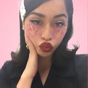 Meet your Posher, Eira